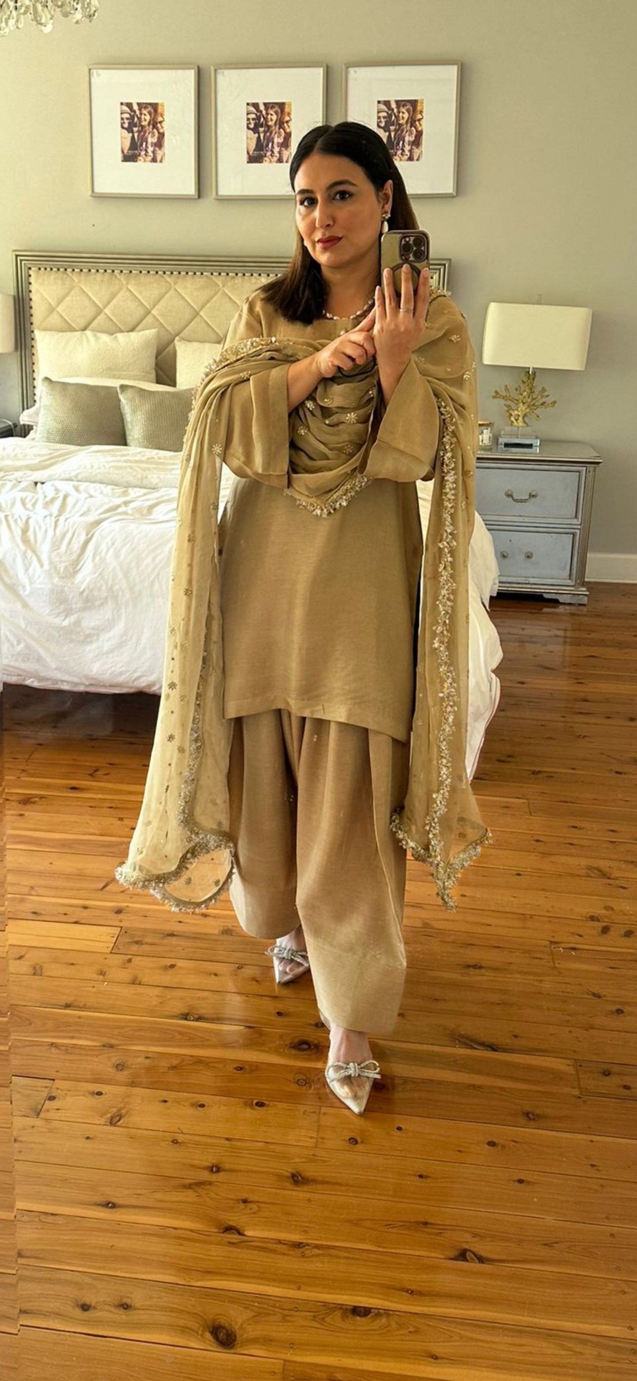 Gold Beige Farshi Elegance